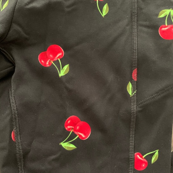 PINK Ultimate V Legging (Black Cherries) - Picture 4 of 6